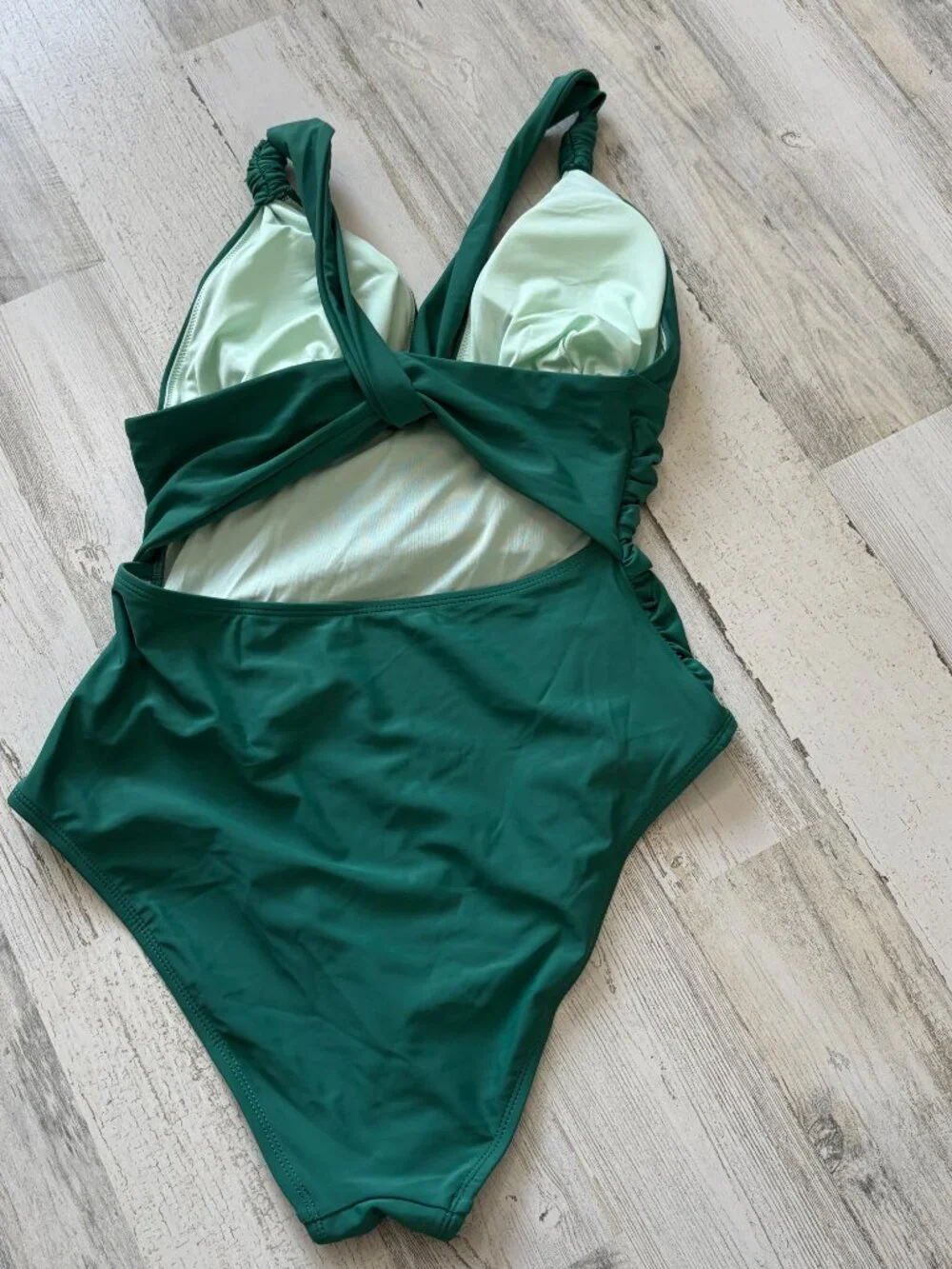 NWT Cupshe Women's Size Medium Wide Straps Ruched Cutout One Piece Swimsuit